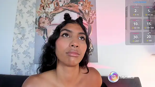 Snapshot of taty_miller chatting on March 7, 2025, 8:22 pm taty miller online show from March 7, 2025, 8:22 pm