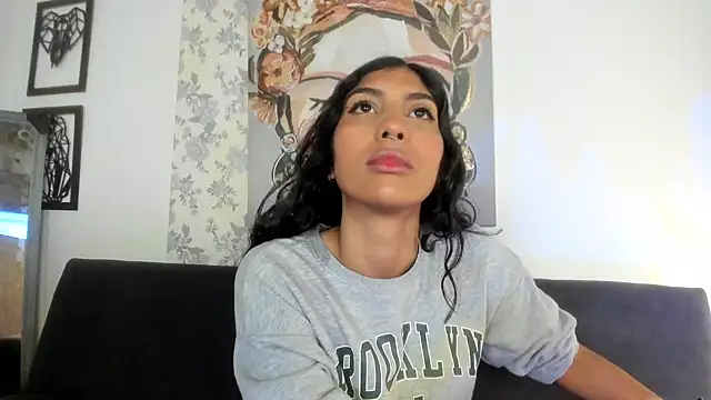 Snapshot of taty_miller chatting on March 15, 2025, 8:21 pm taty miller online show from March 15, 2025, 8:21 pm