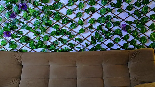 Snapshot of taty_miller chatting on October 7, 2025, 8:17 pm taty miller online show from October 7, 2025, 8:17 pm