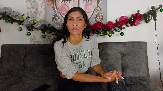 Snapshot of taty_miller chatting on November 27, 2025, 8:11 pm taty miller online show from November 27, 2025, 8:11 pm