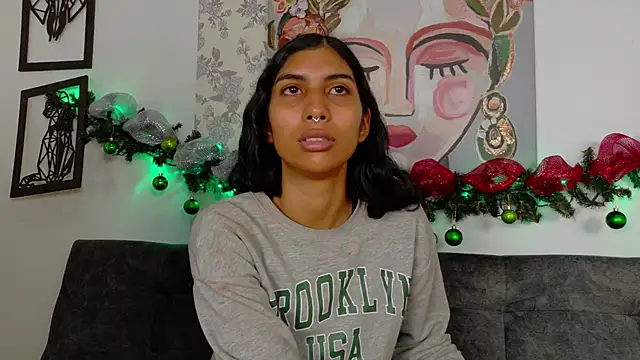 Snapshot of taty_miller chatting on December 4, 2025, 8:28 pm taty miller online show from December 4, 2025, 8:28 pm