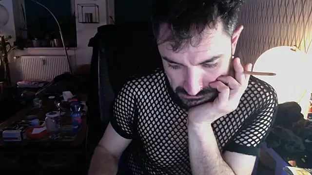 Snapshot of tomz0819 chatting on February 25, 2025, 5:41 am tomz0819 online show from February 25, 2025, 5:41 am