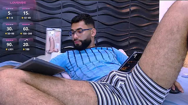 Snapshot of MattewRey chatting on January 15, 2025, 9:30 pm MattewRey online show from January 15, 2025, 9:30 pm