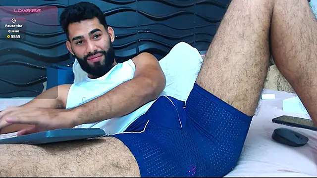 Snapshot of MattewRey chatting on February 7, 2025, 10:52 pm MattewRey online show from February 7, 2025, 10:52 pm