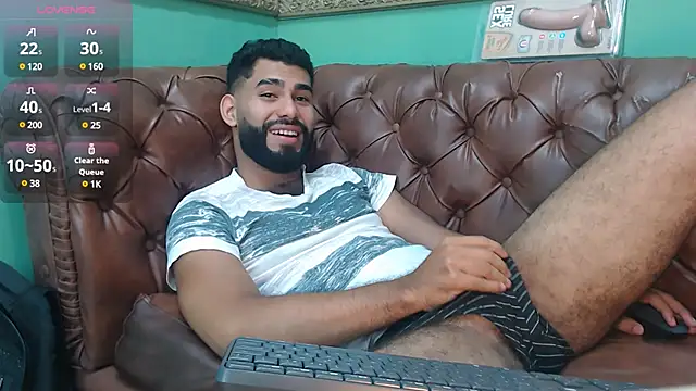 Snapshot of MattewRey chatting on March 7, 2025, 10:43 pm MattewRey online show from March 7, 2025, 10:43 pm