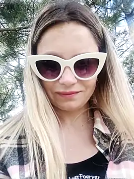 Snapshot of SweetCupcaks chatting on May 28, 2026, 9:17 am SweetCupcaks online show from May 28, 2026, 9:17 am