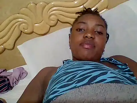 Snapshot of Zara_Twilight chatting on December 8, 2024, 1:02 am Zara Twilight online show from December 8, 2024, 1:02 am