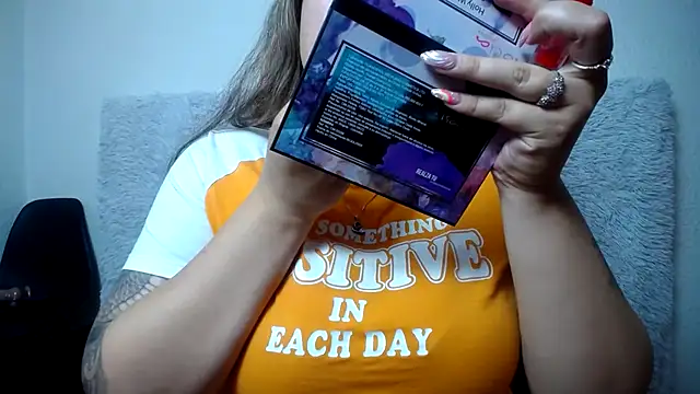 LinaBrowm online show from March 4, 2025, 8:05 pm