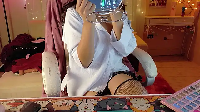 AllisonCatUwU online show from April 11, 2026, 3:38 pm