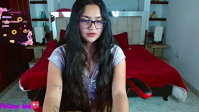 scarlleth  online show from February 13, 2025, 6:27 pm