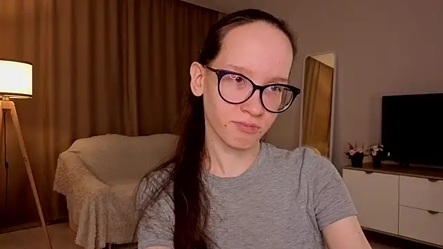 BettyBrowni online show from April 13, 2026, 4:12 pm