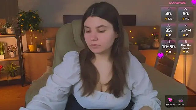 Snapshot of Viola__Shy chatting on April 27, 2026, 8:07 pm Viola Shy online show from April 27, 2026, 8:07 pm