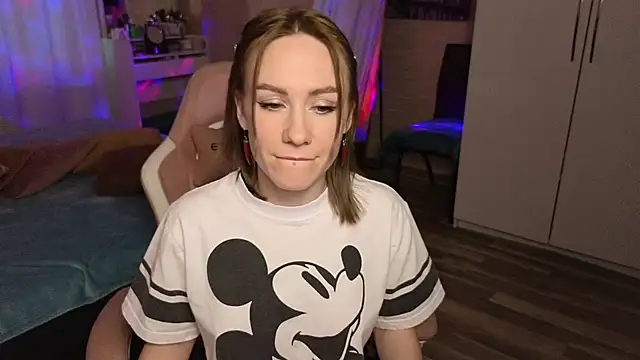VeronicaRoss online show from January 24, 2025, 7:19 am