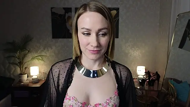 VeronicaRoss online show from October 22, 2025, 11:10 am