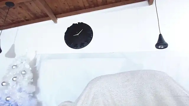 Snapshot of BIGZEHUZ chatting on December 17, 2024, 2:01 am BIGZEHUZ online show from December 17, 2024, 2:01 am