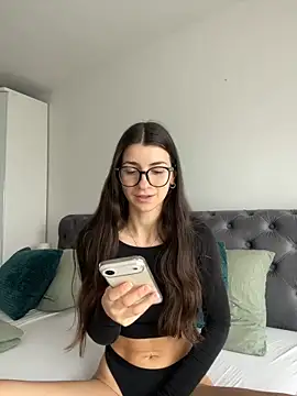 Wildberry  online show from April 11, 2026, 7:02 am