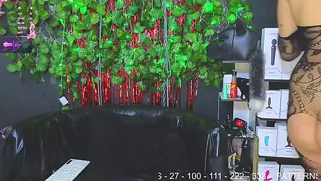 Snapshot of Sweett_Mollyy chatting on January 16, 2026, 10:58 pm Sweett Mollyy online show from January 16, 2026, 10:58 pm