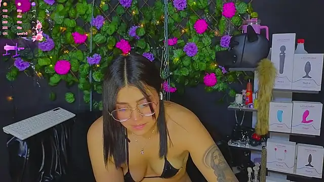 Sweett Mollyy online show from May 30, 2026, 1:57 am