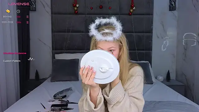 Sarra Cooper online show from January 28, 2025, 1:08 am