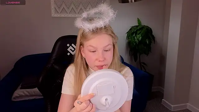 Sarra Cooper online show from February 13, 2025, 1:19 am