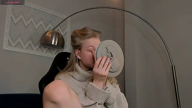 Sarra Cooper online show from February 28, 2025, 1:15 am