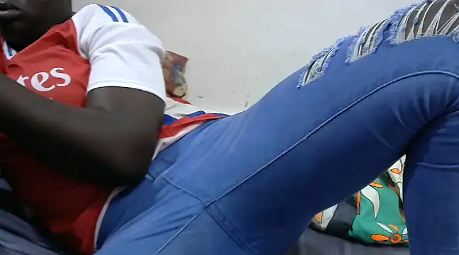 Snapshot of African_sexxy_ chatting on February 22, 2025, 6:52 pm African sexxy  online show from February 22, 2025, 6:52 pm