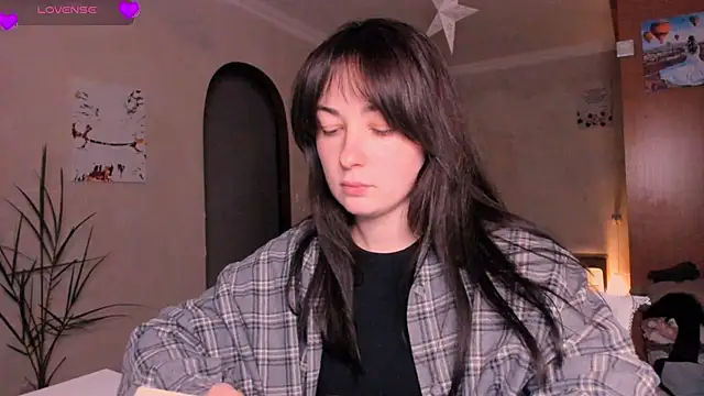 cClandesTina online show from March 12, 2026, 6:25 pm