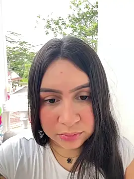 Pretty Isadora online show from January 31, 2025, 8:01 pm