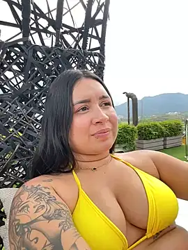 Pretty Isadora online show from February 6, 2025, 8:02 pm