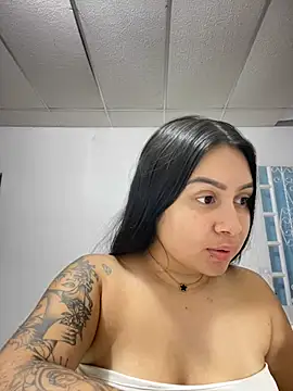 Pretty Isadora online show from February 20, 2025, 1:03 am