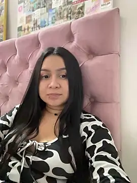 Pretty Isadora online show from March 15, 2025, 3:40 am