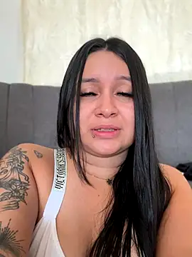 Pretty Isadora online show from October 15, 2025, 8:09 pm