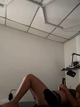 Pretty Isadora online show from November 27, 2025, 7:27 pm