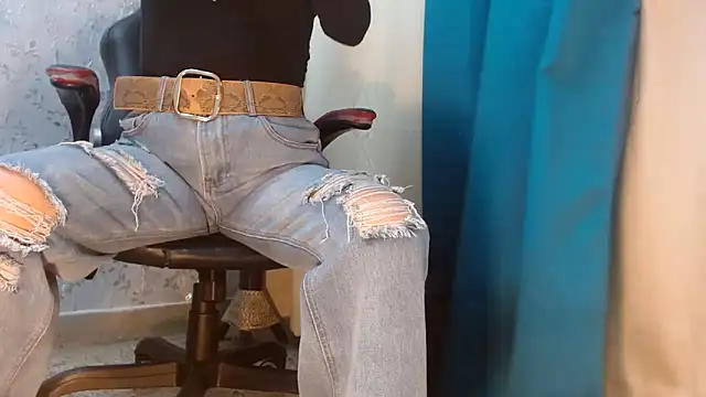 Snapshot of Samantabrown_ chatting on November 19, 2025, 11:10 am Samantabrown online show from November 19, 2025, 11:10 am