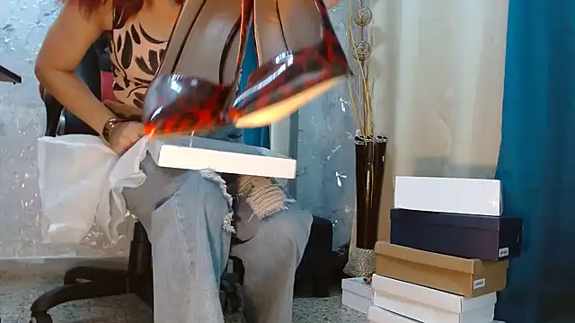 Snapshot of Samantabrown_ chatting on November 22, 2025, 11:31 am Samantabrown online show from November 22, 2025, 11:31 am