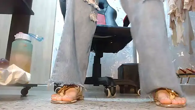 Snapshot of Samantabrown_ chatting on December 19, 2025, 11:39 am Samantabrown online show from December 19, 2025, 11:39 am