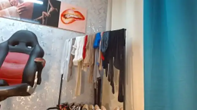 Snapshot of Samantabrown_ chatting on February 14, 2026, 11:18 am Samantabrown online show from February 14, 2026, 11:18 am