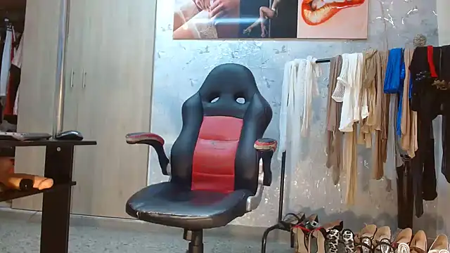 Snapshot of Samantabrown_ chatting on February 16, 2026, 11:17 am Samantabrown online show from February 16, 2026, 11:17 am