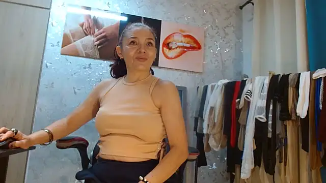 Samantabrown  online show from April 10, 2026, 11:15 am