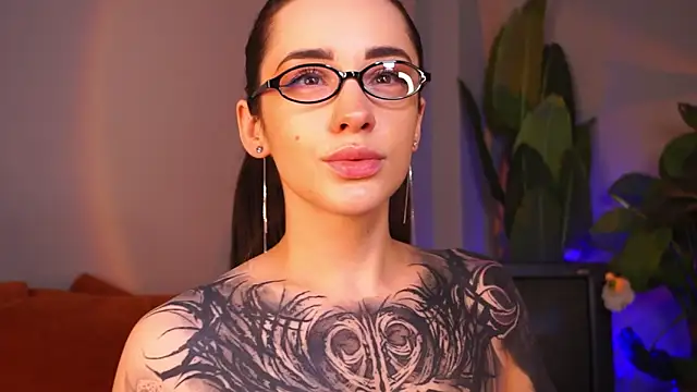 EvaCanton online show from April 12, 2026, 2:05 am