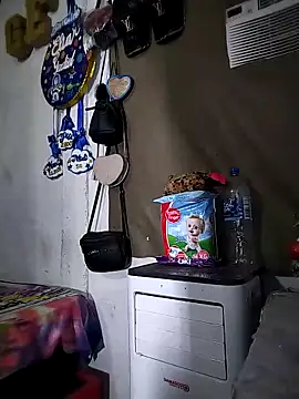 The-quee22 online show from December 19, 2025, 1:12 am