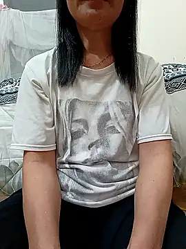 Snapshot of Asian_girl13 chatting on April 18, 2026, 11:27 pm Asian girl13 online show from April 18, 2026, 11:27 pm