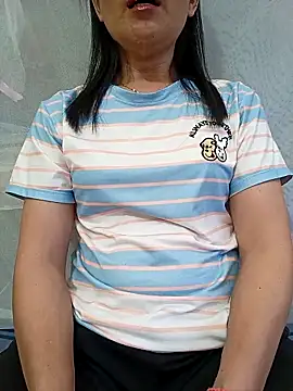 Snapshot of Asian_girl13 chatting on April 28, 2026, 11:32 pm Asian girl13 online show from April 28, 2026, 11:32 pm