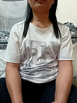 Snapshot of Asian_girl13 chatting on May 6, 2026, 2:33 pm Asian girl13 online show from May 6, 2026, 2:33 pm