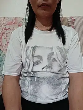 Snapshot of Asian_girl13 chatting on May 22, 2026, 2:33 pm Asian girl13 online show from May 22, 2026, 2:33 pm