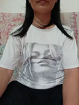 Snapshot of Asian_girl13 chatting on June 3, 2026, 2:33 pm Asian girl13 online show from June 3, 2026, 2:33 pm