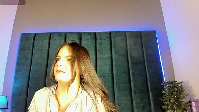 IsabellaGrey19 online show from December 15, 2025, 7:18 pm