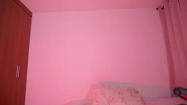 Snapshot of petitevictoria chatting on November 29, 2025, 9:12 am petitevictoria online show from November 29, 2025, 9:12 am