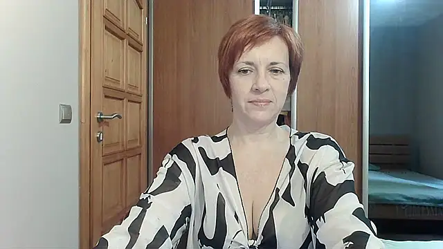 LoraLoraMay online show from April 13, 2026, 1:27 pm