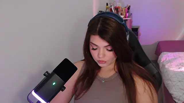 helengilmor online show from April 29, 2026, 9:13 am